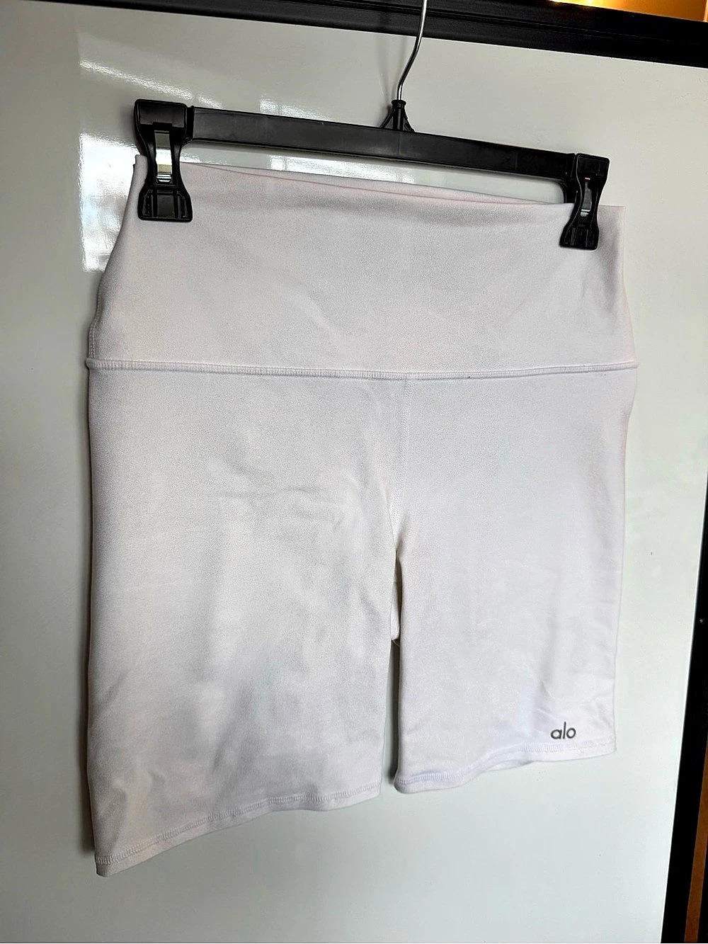 alo Bike Shorts in White/Metallic Size Medium